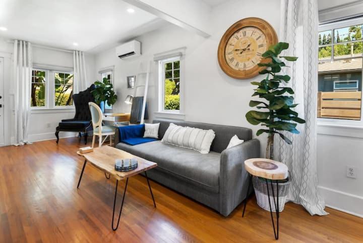 Culver 2 Bedroom Walking Distance To Downtown Los Angeles