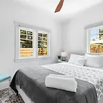 Culver City 2 Bedroom Walking Distance To Downtown
