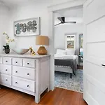 Culver City 2 Bedroom Walking Distance To Downtown